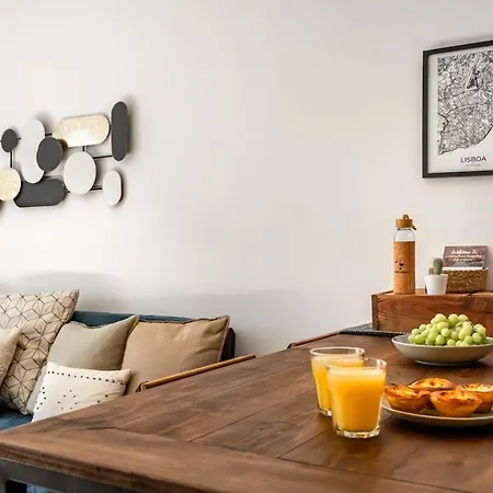 Lovely 2 Bed In The Heart Of With Ac By Lisbeyond Appartement Lissabon