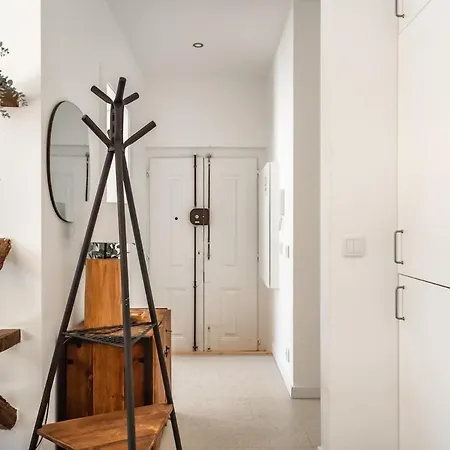 Lovely 2 Bed In The Heart Of With Ac By Lisbeyond