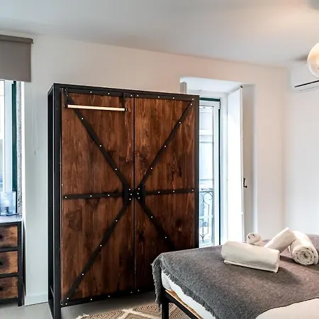 Appartement Lovely 2 Bed In The Heart Of With Ac By Lisbeyond *