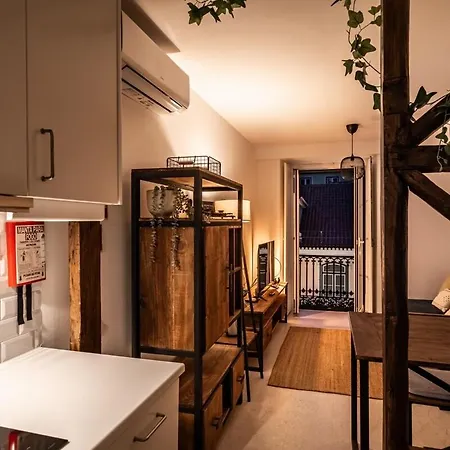 Appartement Lovely 2 Bed In The Heart Of With Ac By Lisbeyond