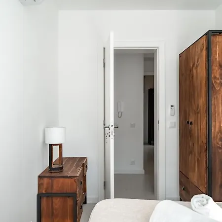 Lovely 2 Bed In The Heart Of With Ac By Lisbeyond * Lissabon