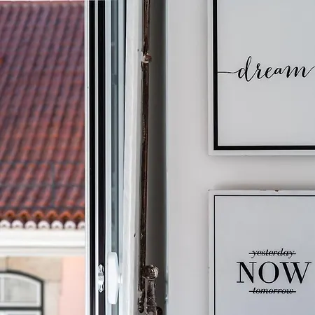 Lovely 2 Bed In The Heart Of With Ac By Lisbeyond * Lissabon