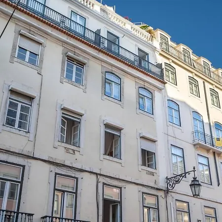 Lovely 2 Bed In The Heart Of With Ac By Lisbeyond