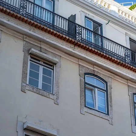 Lovely 2 Bed In The Heart Of With Ac By Lisbeyond *