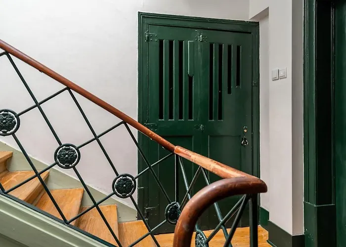 Apartment Lovely 2 Bed In The Heart Of With Ac By Lisbeyond