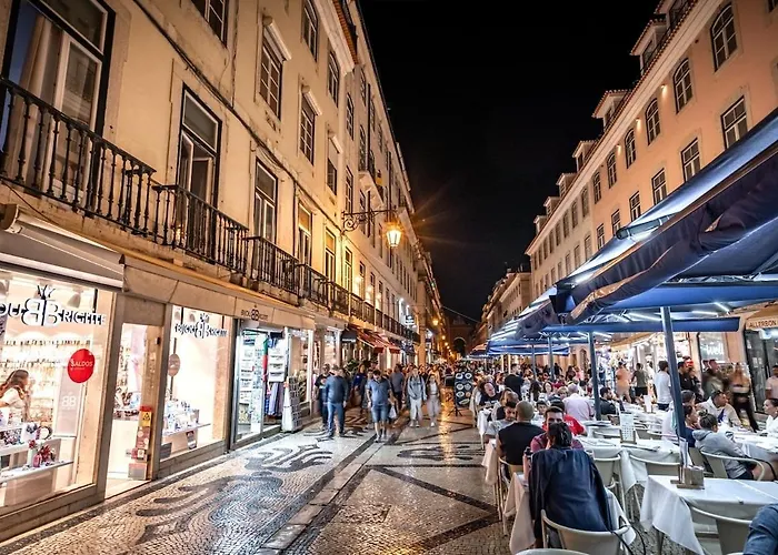 Lovely 2 Bed In The Heart Of With Ac By Lisbeyond