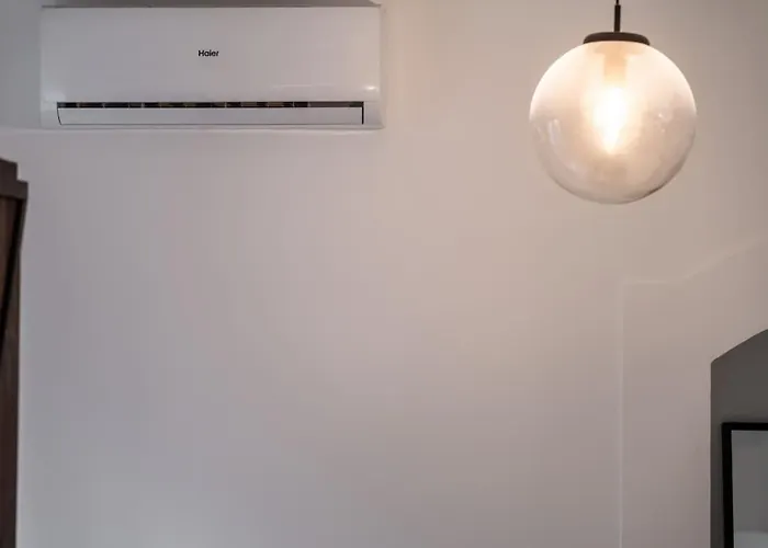 Lovely 2 Bed In The Heart Of With Ac By Lisbeyond *