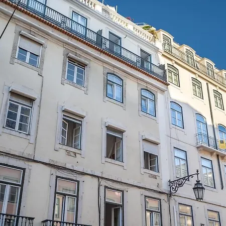 Lovely 2 Bed In The Heart Of With Ac By Lisbeyond Lisboa