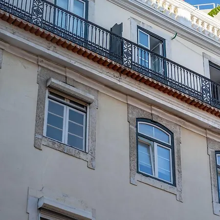 Lovely 2 Bed In The Heart Of With Ac By Lisbeyond * ליסבון