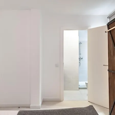 דירה Lovely 2 Bed In The Heart Of With Ac By Lisbeyond