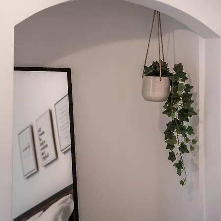 Апартаменты Lovely 2 Bed In The Heart Of With Ac *
